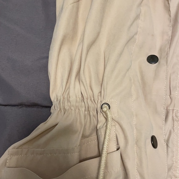 Tan Vest - Picture 3 of 3